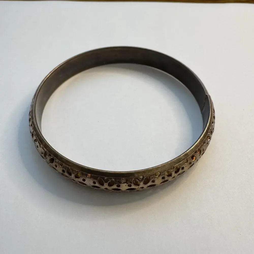 Unbranded hammered brass